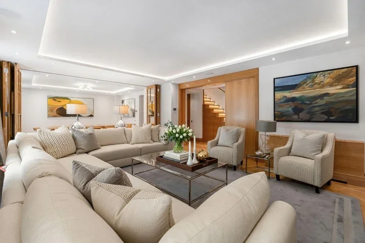 Flat Upper Grosvenor Street in City of Westminster