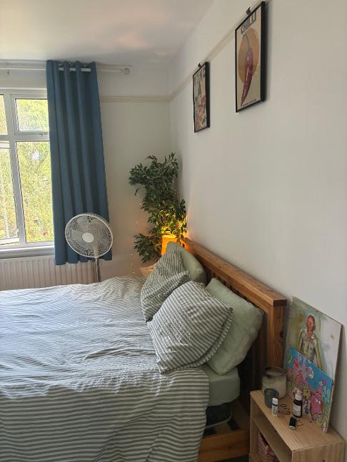 Room Harewood Road in Greater London