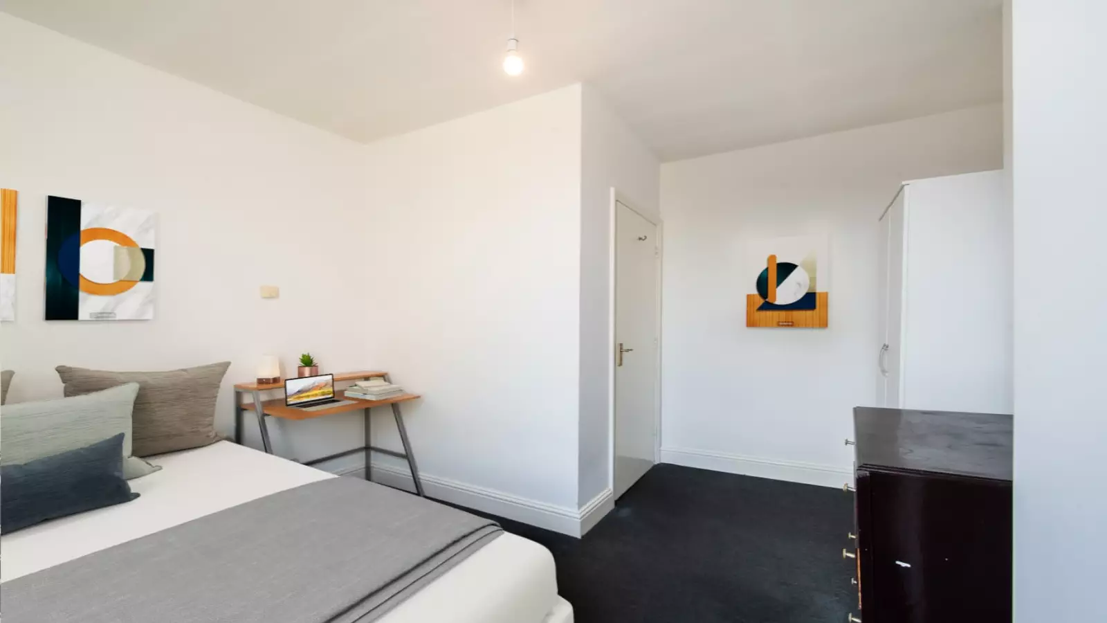 Flat Taybridge Road in Greater London