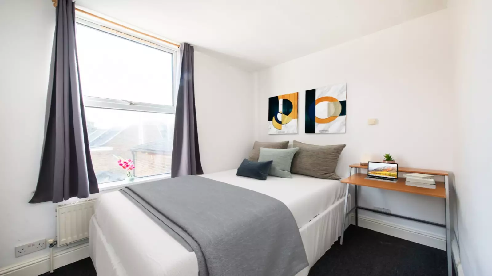 Flat Taybridge Road in Greater London