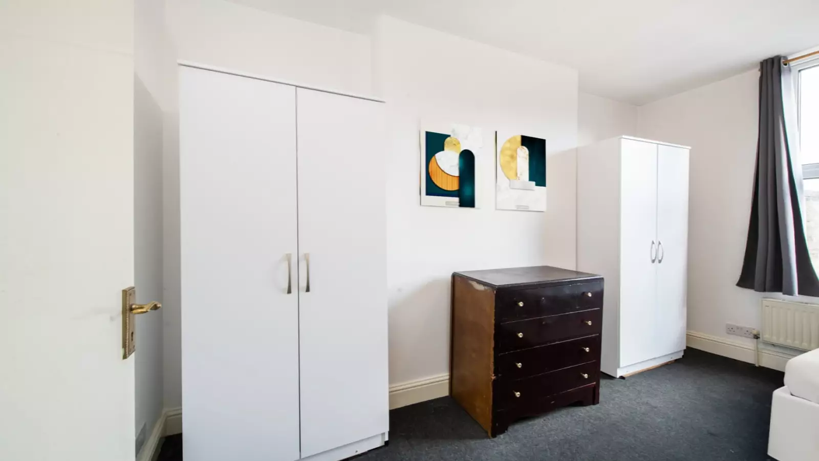 Flat Taybridge Road in Greater London
