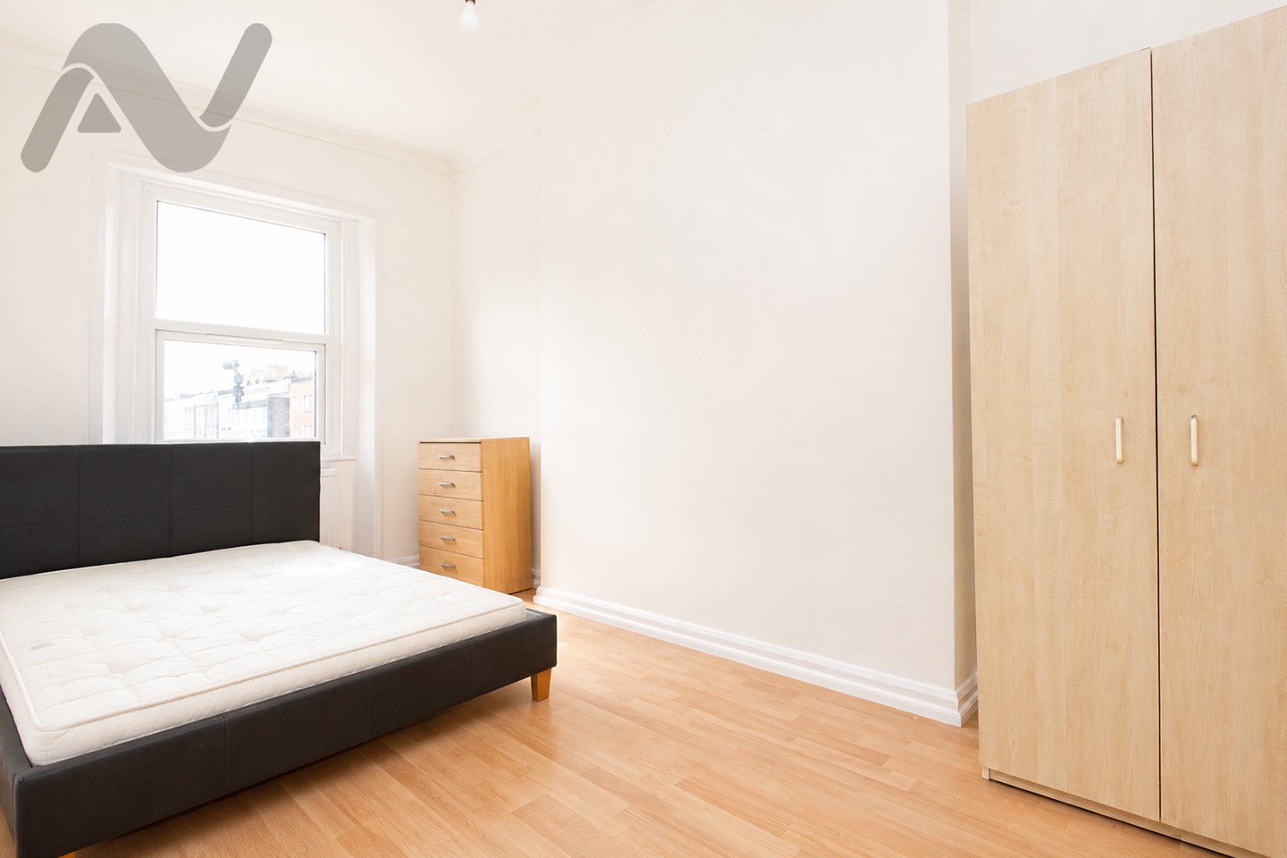 Flat Seven Sisters Road in Greater London