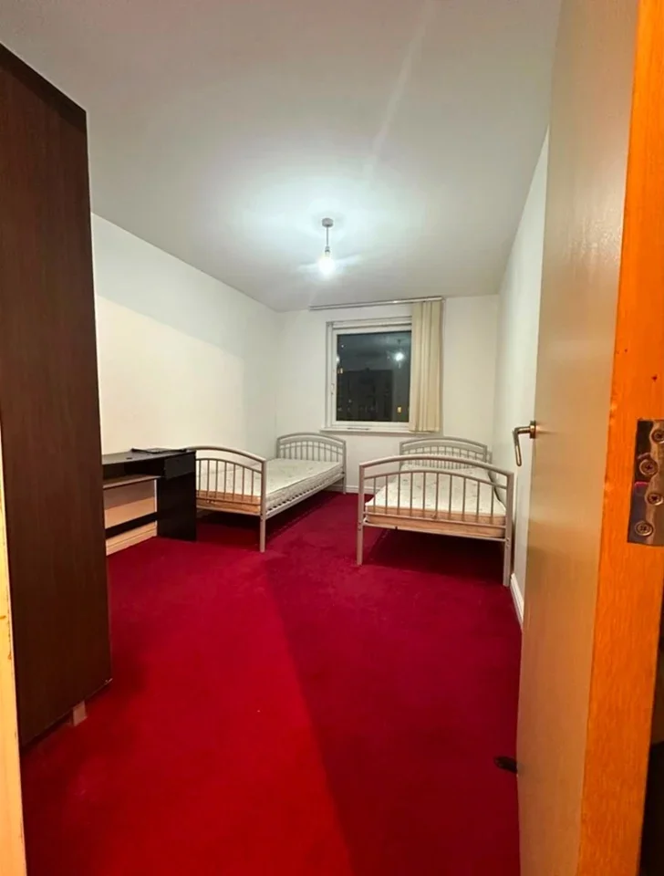 Flat Prince Regent Road in Greater London