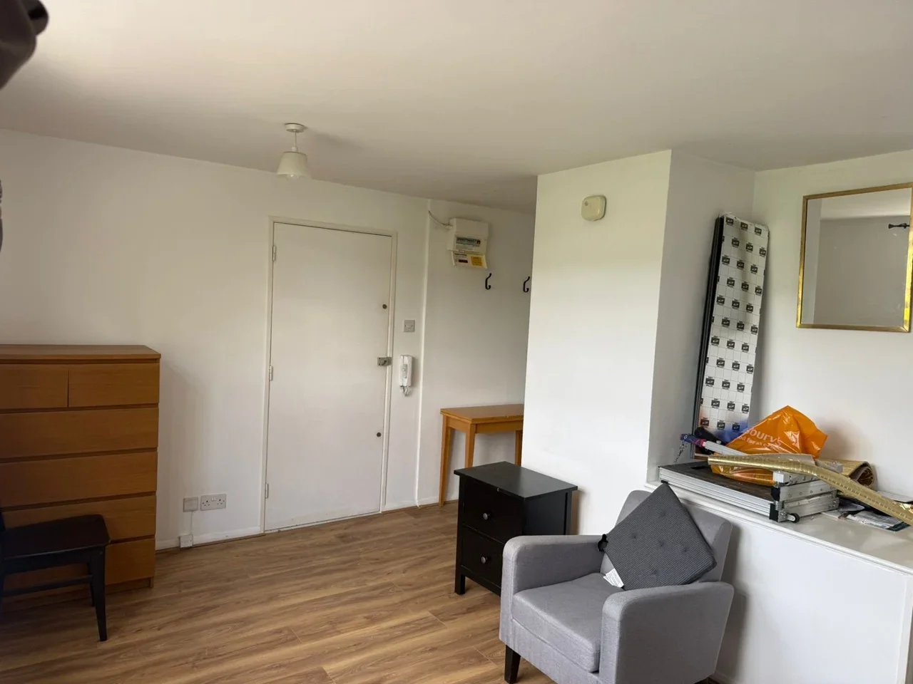 Flat Spencer Mews in Greater London