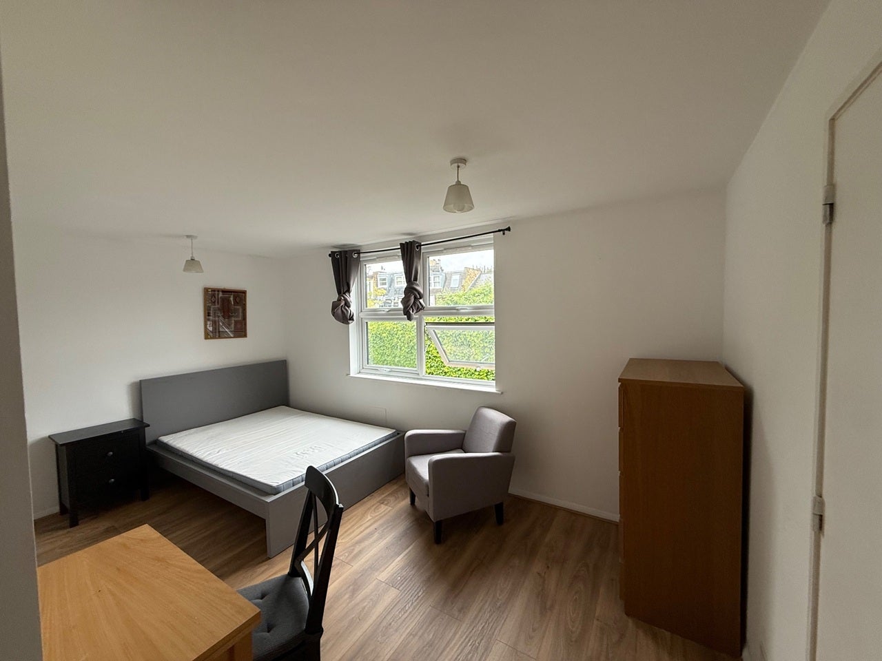 Flat Spencer Mews in Greater London