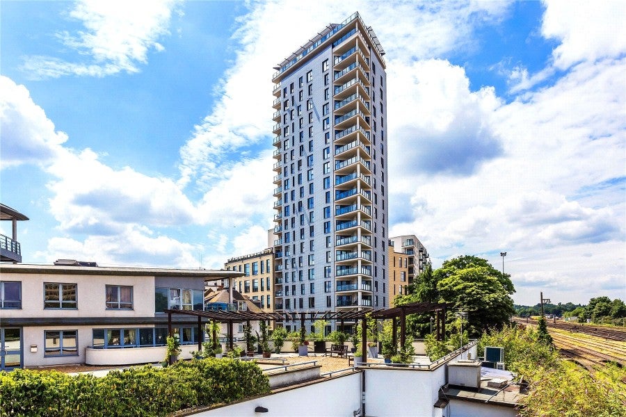 Flat Guildford Road in Woking
