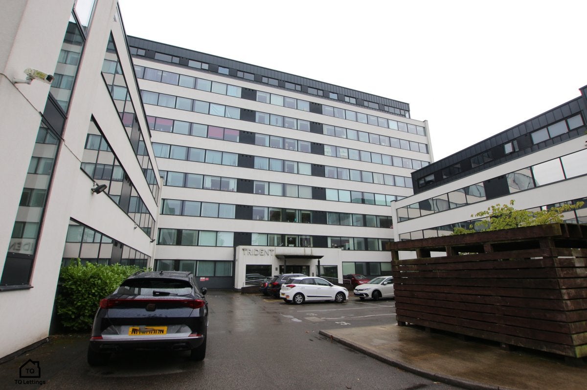 Flat Ashton Lane in Glasgow