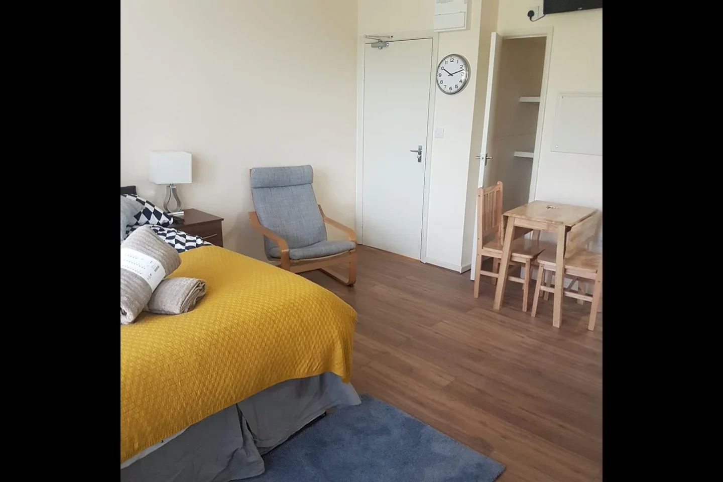 Flat Chatsworth Road in Greater London