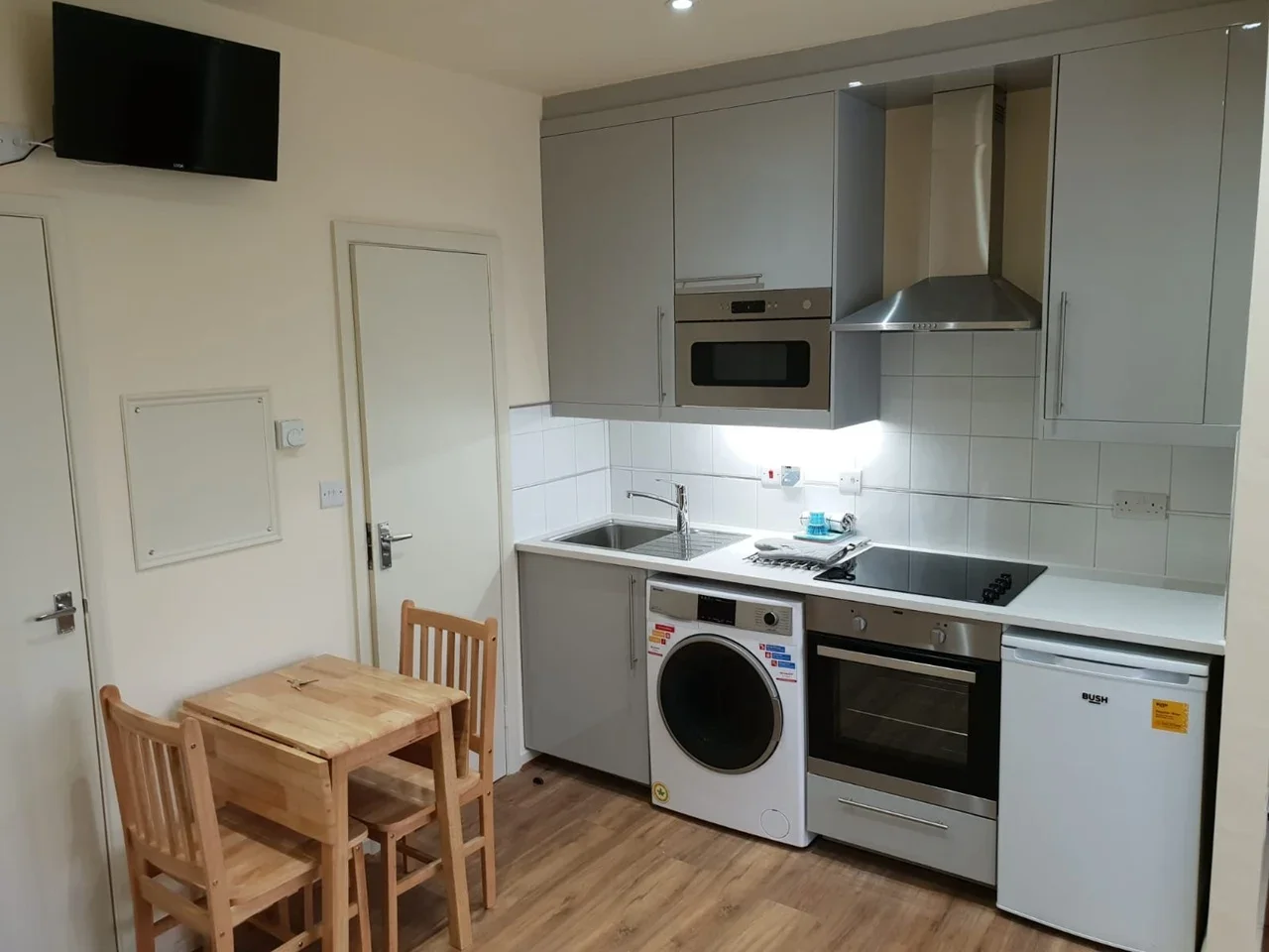 Flat Chatsworth Road in Greater London
