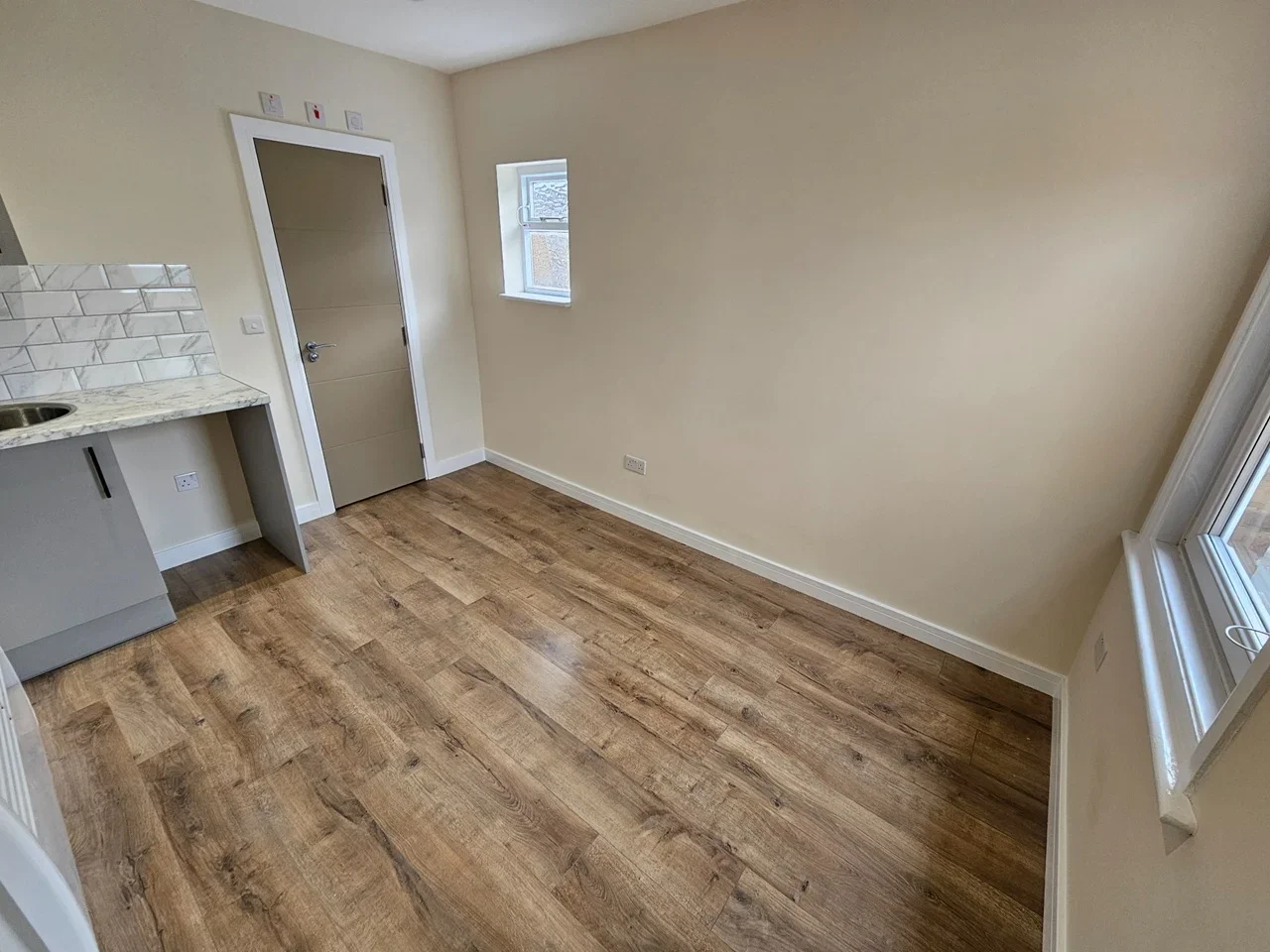 Flat Orchard Road in Borough of Spelthorne