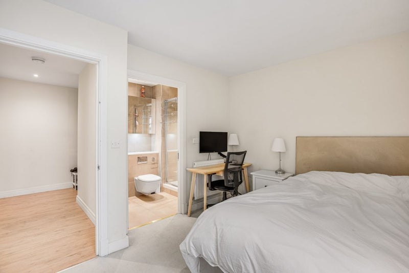 Flat Havilland Mews in Greater London