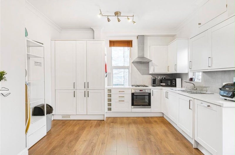 Room Holmleigh Road in Greater London