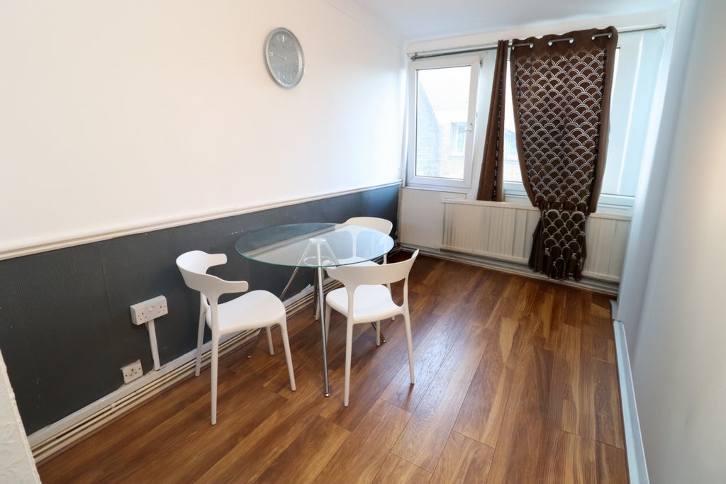 Room Globe Road in Greater London