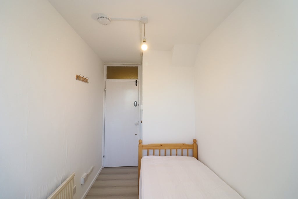 Room Globe Road in Greater London