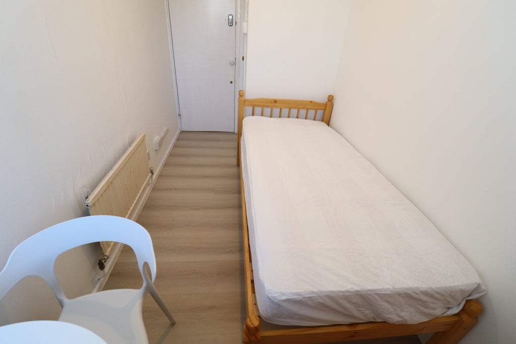 Room Globe Road in Greater London