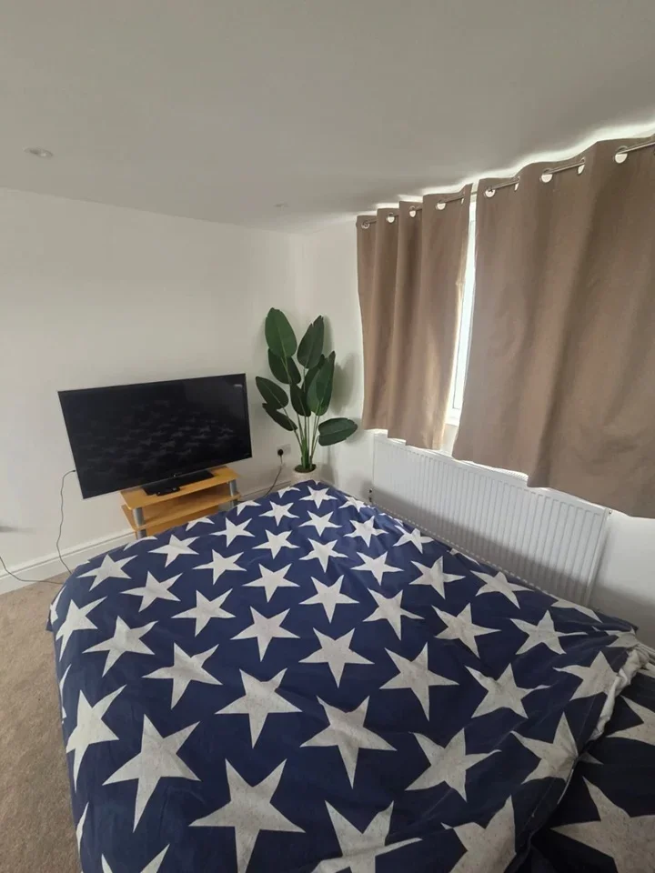 Room Ravensbourne Crescent in Greater London
