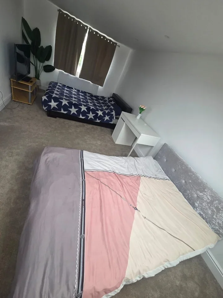 Room Ravensbourne Crescent in Greater London