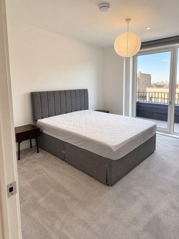 Room Headlam Road in Greater London