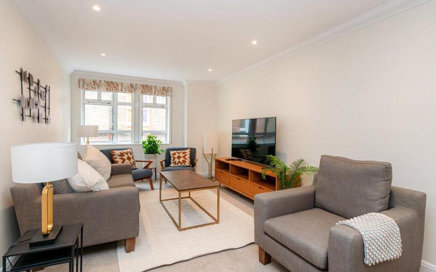 Flat Portman Square in City of Westminster