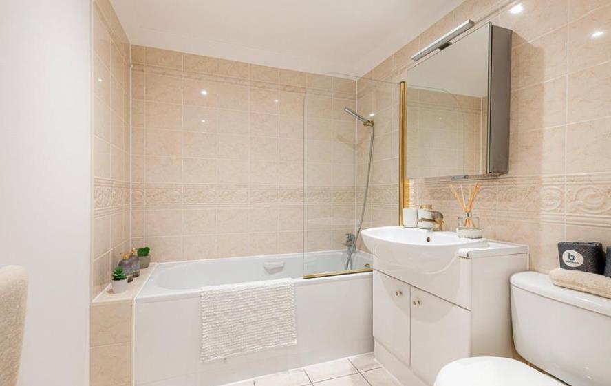 Flat Portman Square in City of Westminster