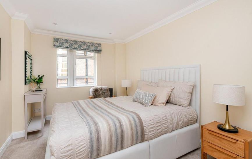 Flat Portman Square in City of Westminster