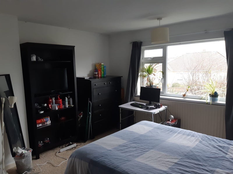 Room Memorial Road in Bristol