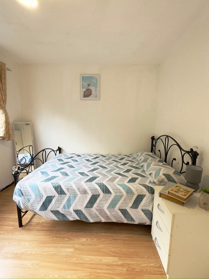 Room Saint Matthew's Row in Greater London