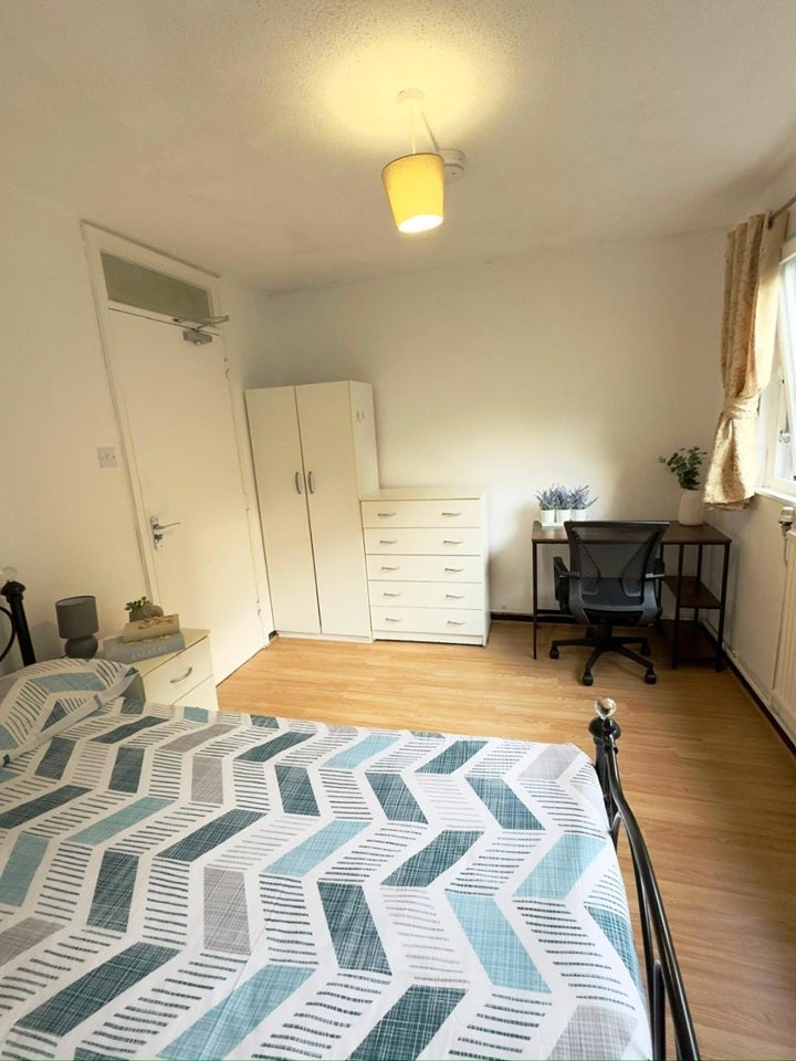 Room Saint Matthew's Row in Greater London