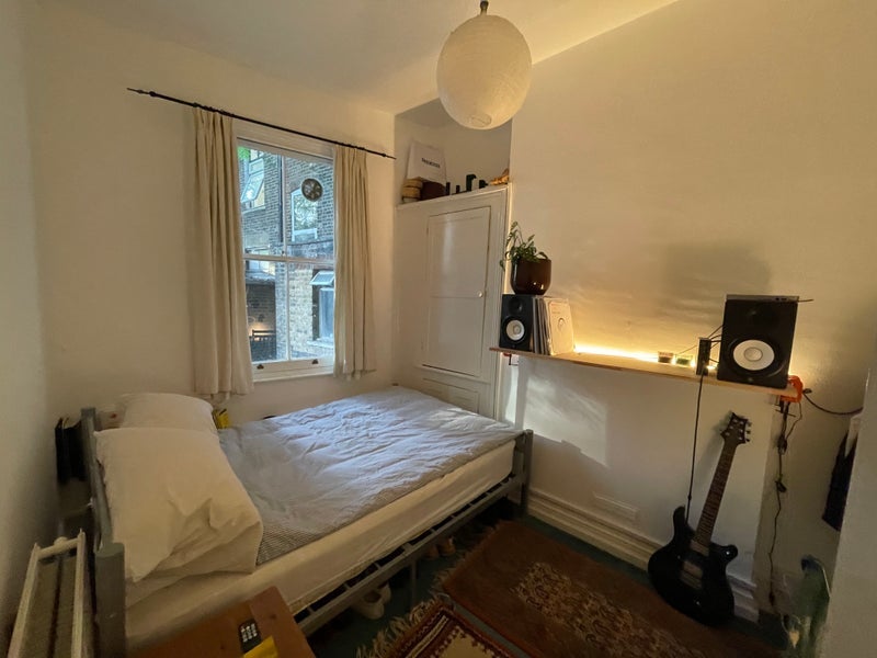 Room Marchmont Street in Greater London