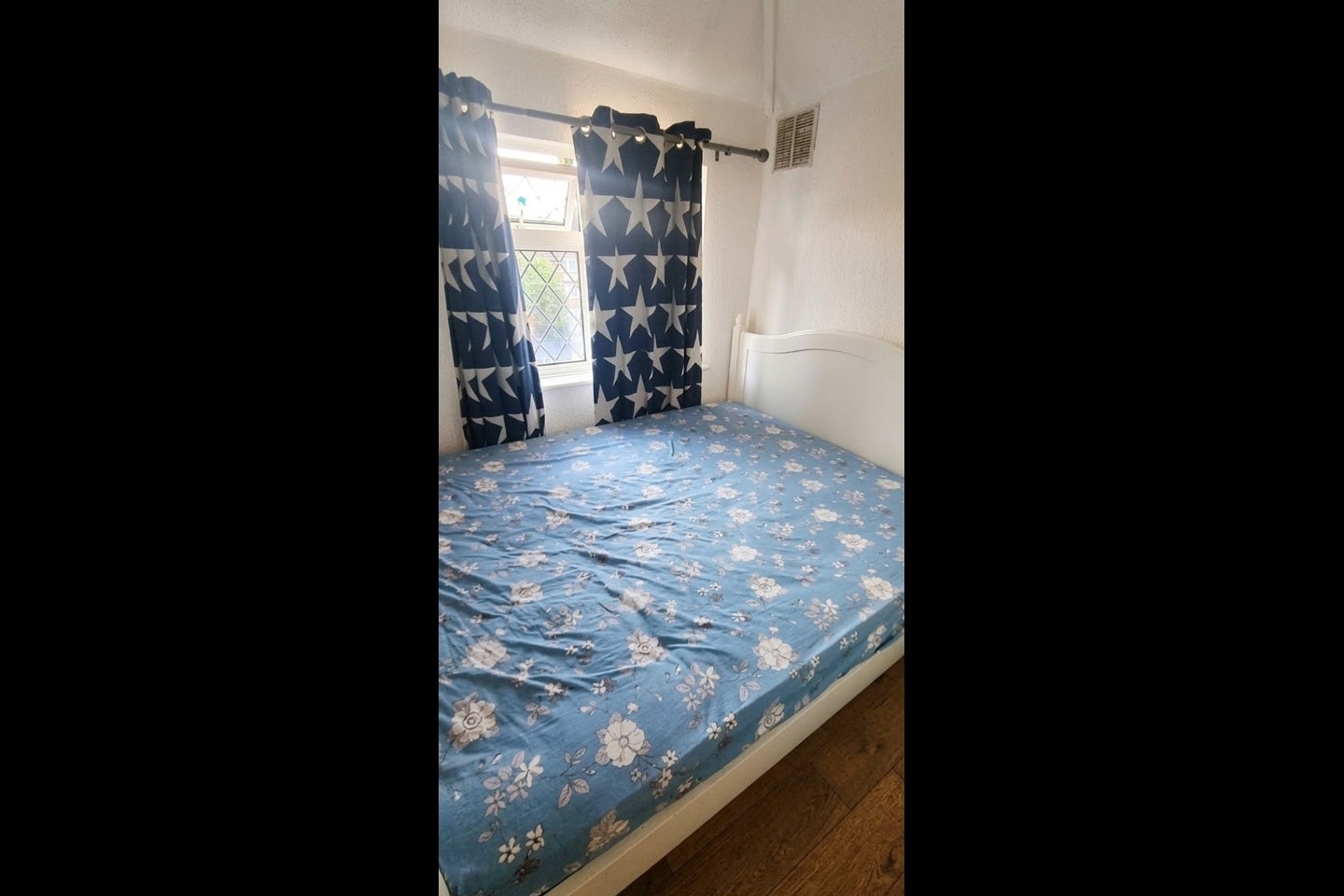 Room Eltham Green Road in Greater London