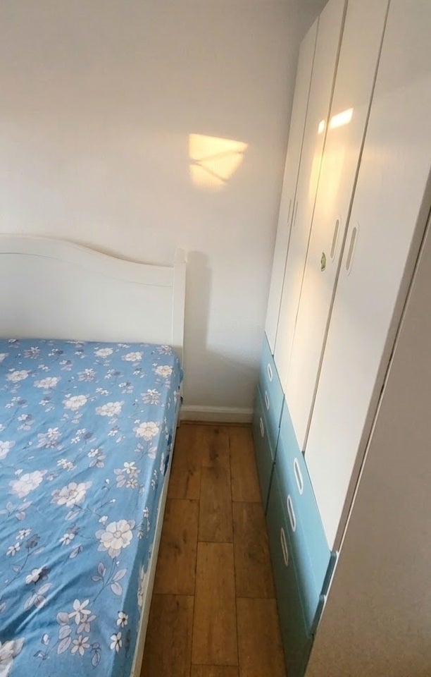 Room Eltham Green Road in Greater London