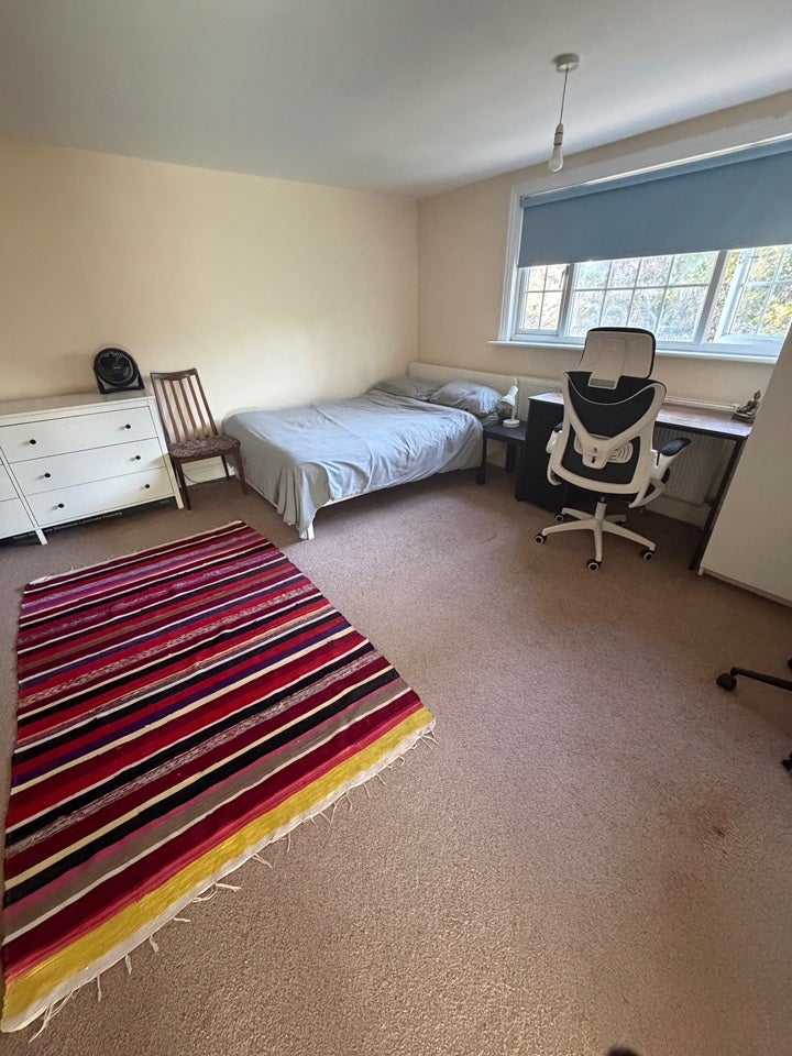 Room Wentworth Avenue in Greater London