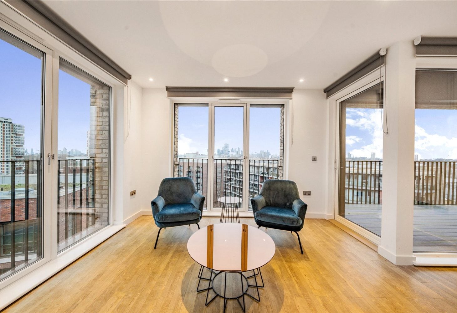 Flat Surrey Quays Road in Greater London