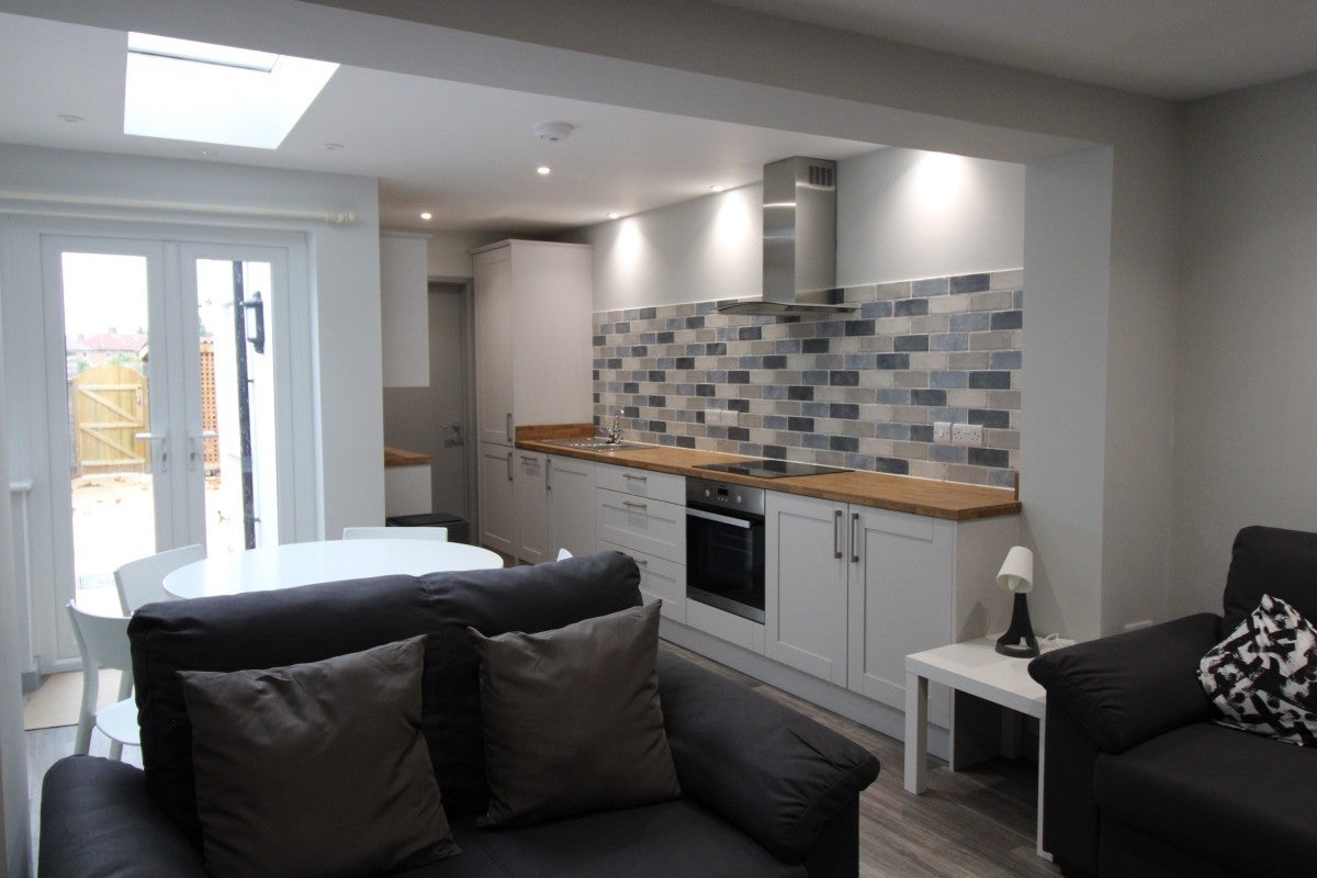 Room Bath Road in Bridgwater