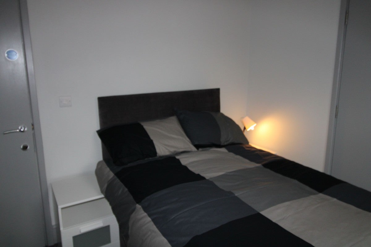Room Bath Road in Bridgwater