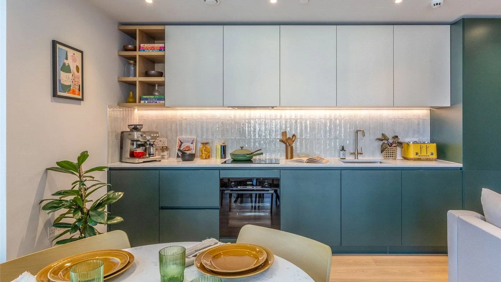 Flat Choral Street in Greater London