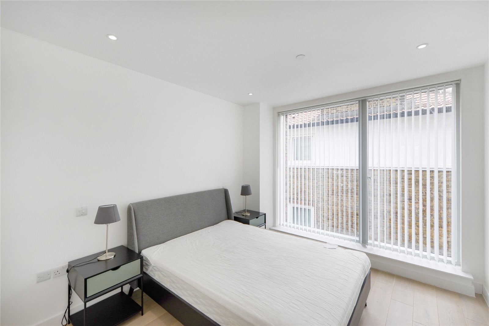 Flat Grange Walk in Greater London
