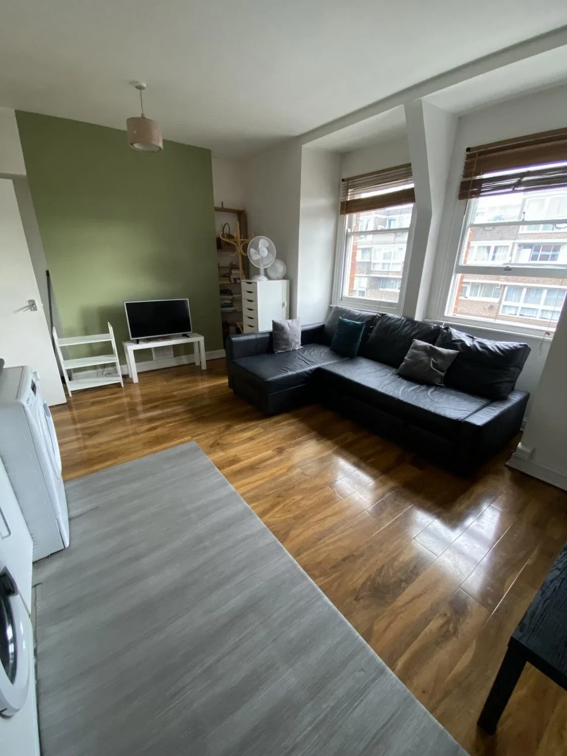 Flat Caledonian Road in Greater London