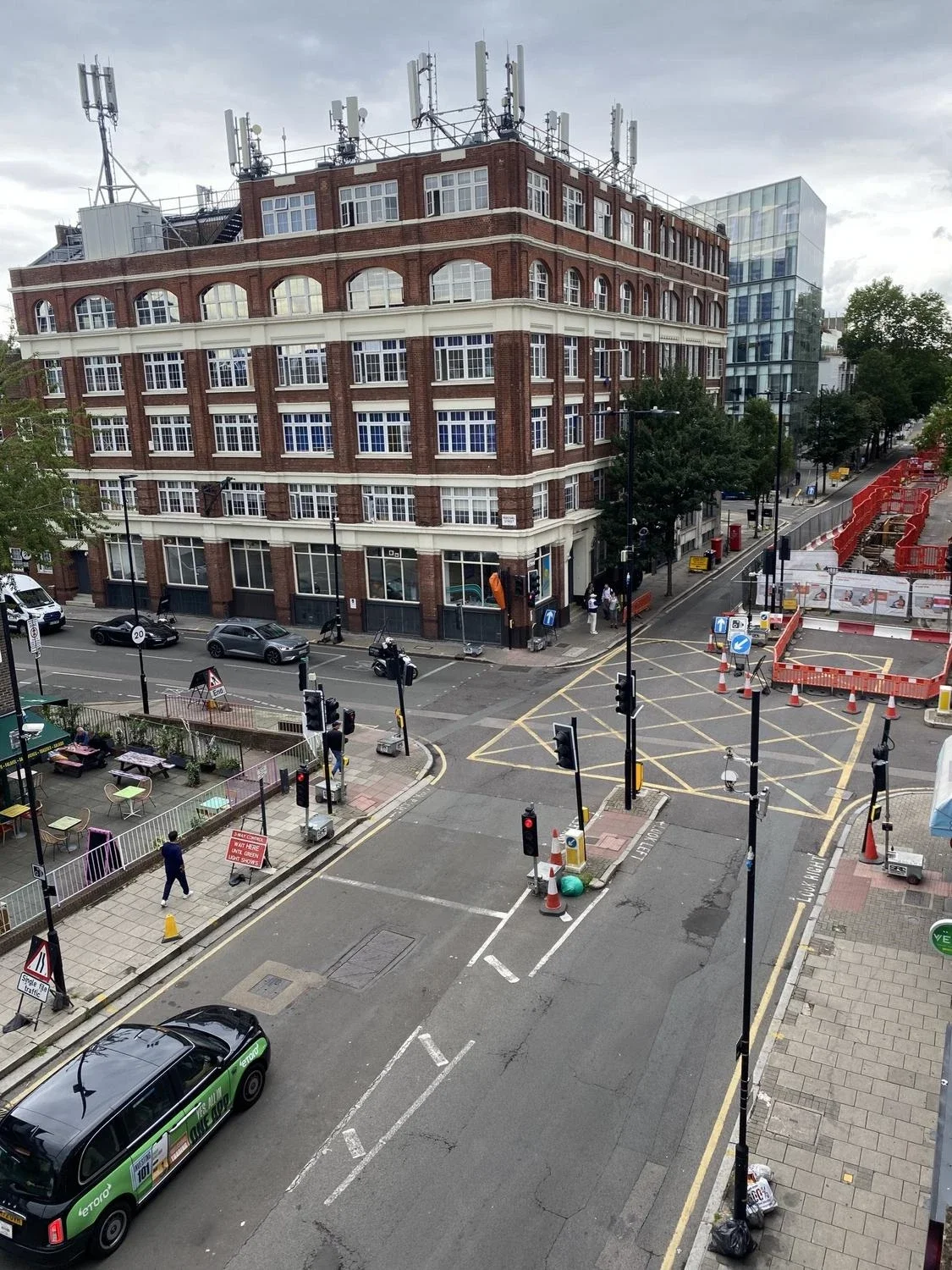 Flat Caledonian Road in Greater London