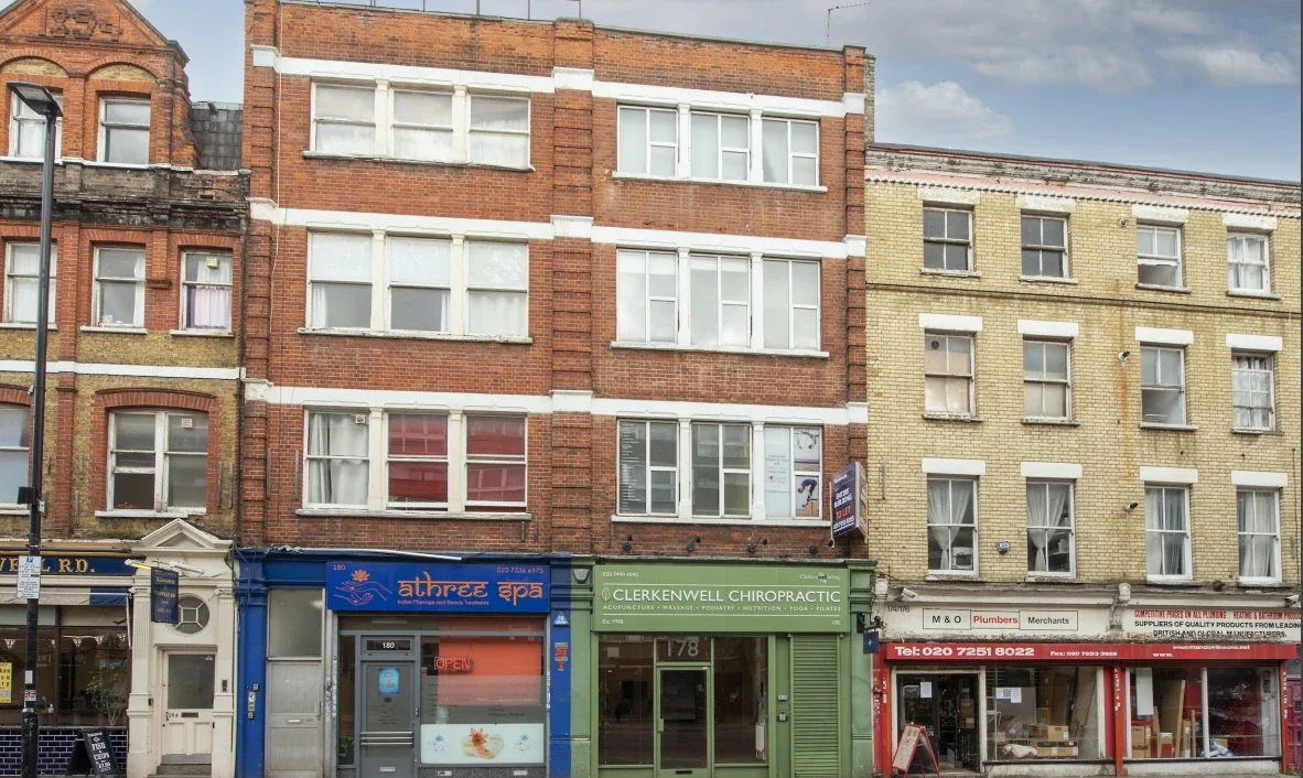 Flat Caledonian Road in Greater London