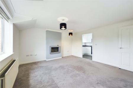 Flat Benham Drive in Spencers Wood