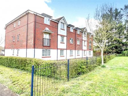 Flat Benham Drive in Spencers Wood