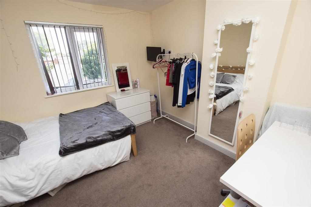 Flat Heeley Road in Birmingham