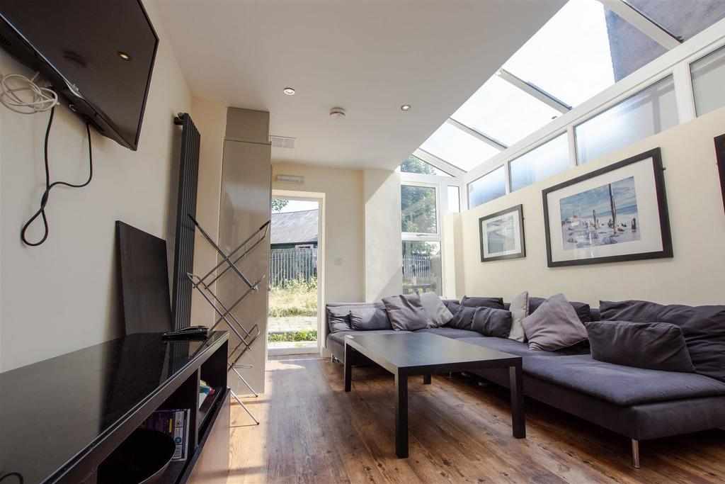 Flat Heeley Road in Birmingham