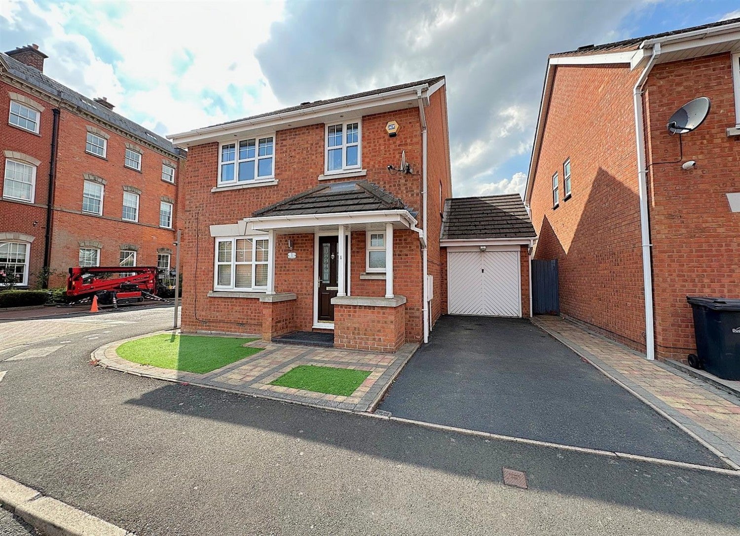 House Batchelor Close in Dudley