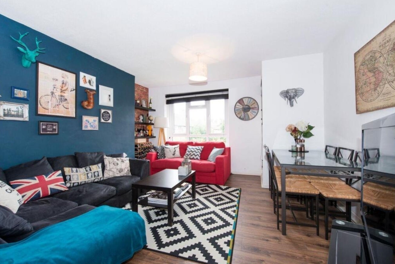 Flat Elizabeth Gardens in Greater London