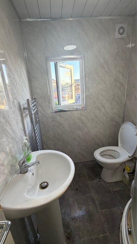 Room North Road in Stoke-on-Trent