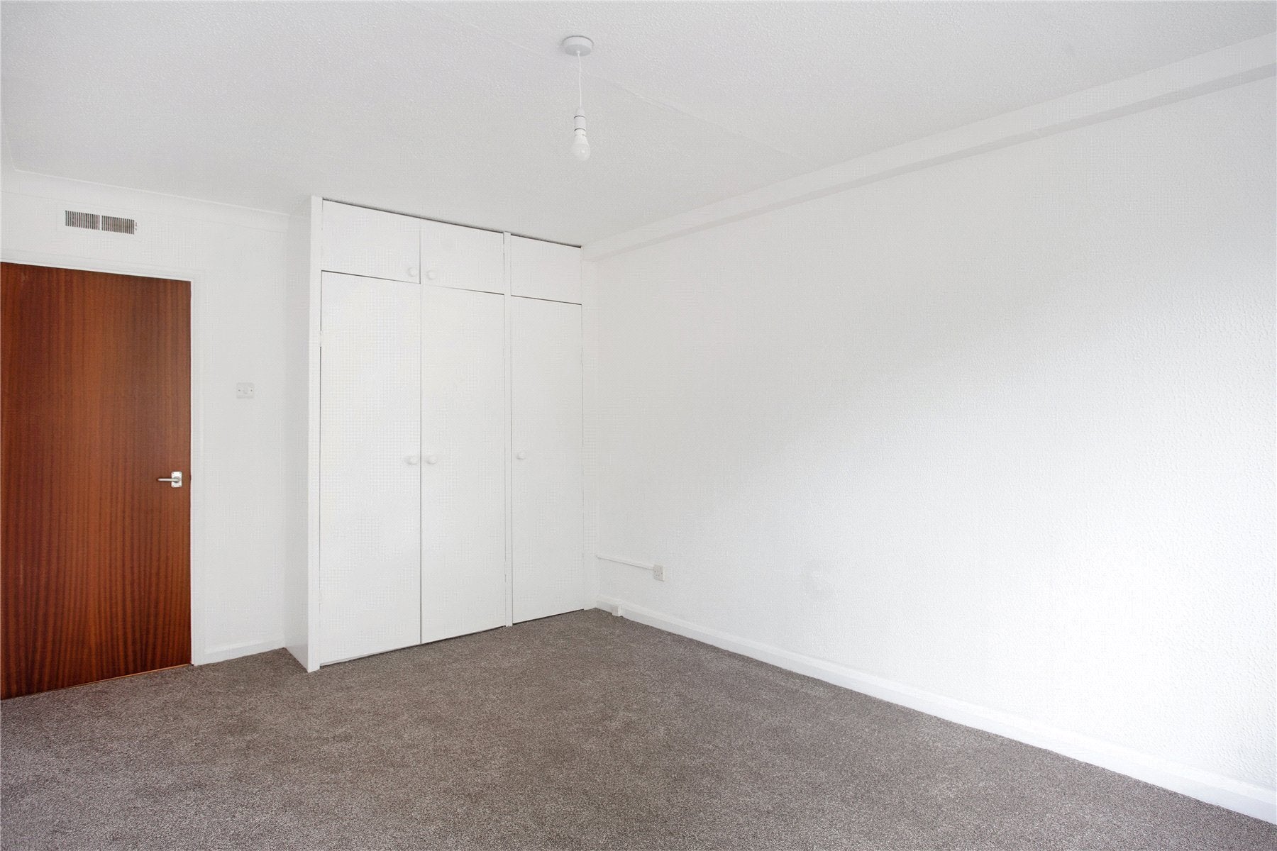 Flat London Road in Greater London