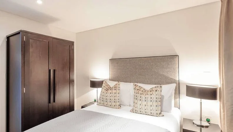 Flat Bromehead Street in Greater London