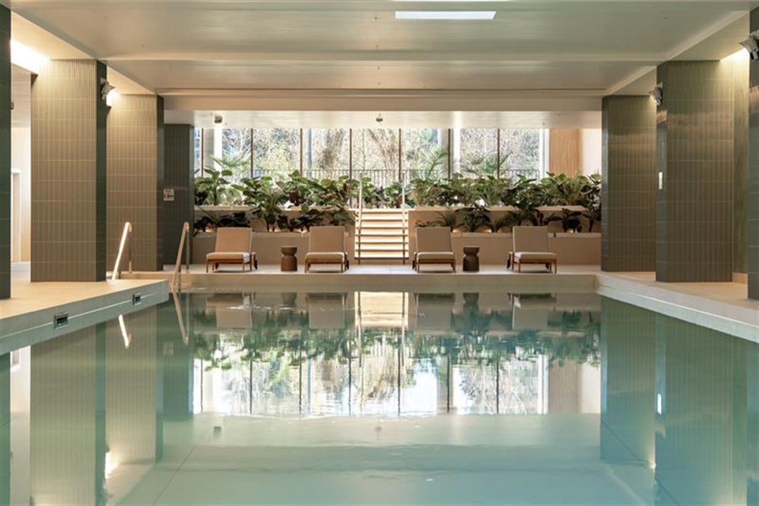Flat Brent Court in Greater London